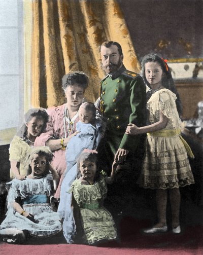 Familieportret van Tsaar Nicolaas II (1868-1918) van Rusland - Fotografie rond 1904-1905 door Russian Photographer