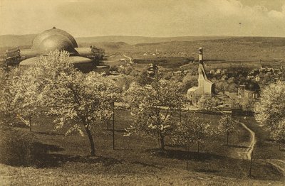 Uitzicht op het Goetheanum en het verwarmingshuis door Russian Photographer