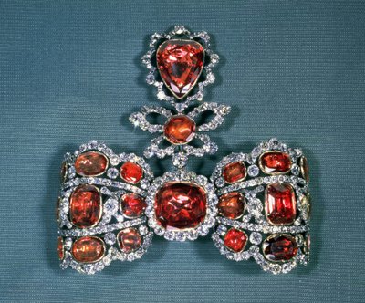 Strikbroche met briljant geslepen diamanten en spinellen, door Pfisterer, 1764 door Russian School