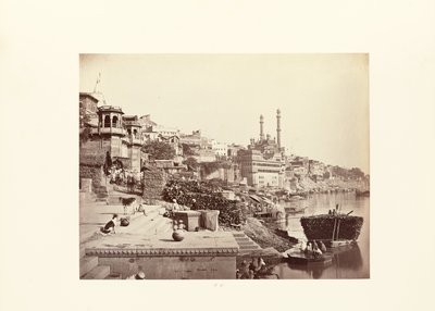 Benares; De Grote Moskee van Arungzebe, en aangrenzende Ghats door Samuel Bourne