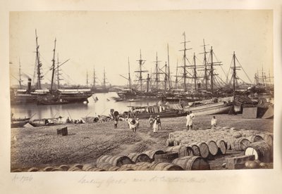 Goederen lossen bij het Douanehuis, Calcutta door Samuel Bourne