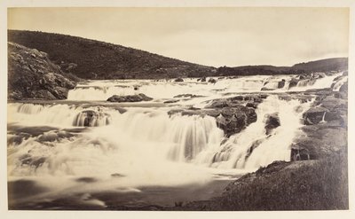 Stroomversnellingen op de Pykara onder de brug (Nilgiri Heuvels) door Samuel Bourne
