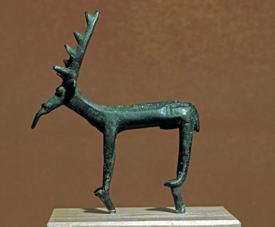 Nuragische cultuur (nuraghi) Sardinië: bronzen beeldje van Iglesias hert door Sardinia Nuragic Civilization