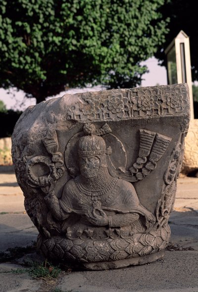 Kapiteel met Khosrow II als een zegevierende krijger, c.620 door Sasanian School