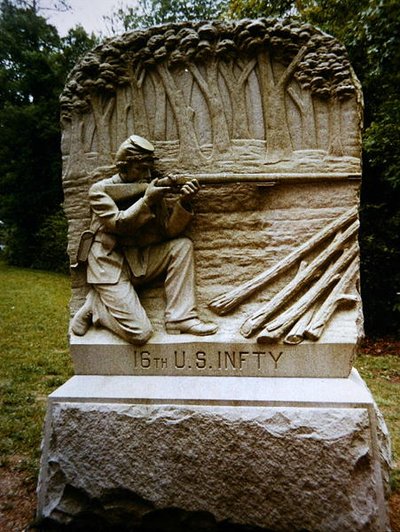 Monument voor de 16e Amerikaanse Infanterie op het slagveld van Chikamauga door School American