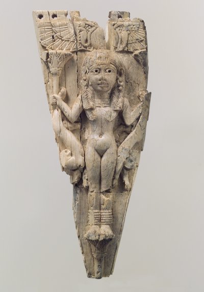 Paardenfront met een vrouwelijke figuur geflankeerd door leeuwen door School Assyrian