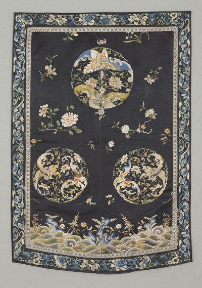 Wandkleed, ca. 1750-1800 (Zijde met borduurwerk (satijnsteek), natuurlijke en synthetische kleurstoffen) door School Chinese