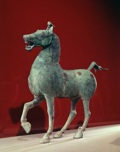 Paard, uit Wu-wei, Kansu, Oostelijke Han-dynastie (brons) door School Chinese