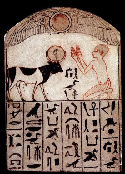 Oude kunst: Serapeum stèle (beschilderde kalksteen). Aanbidding van de God Apis door School Egyptian