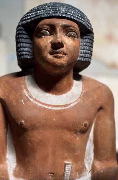 Mannelijke figuur, beschilderd kalkstenen standbeeld, Egyptische beschaving, detail door School Egyptian