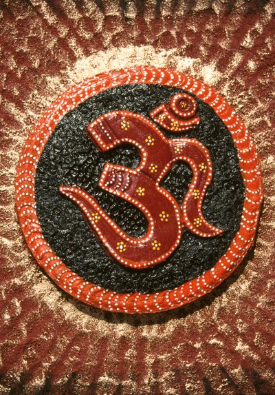 Om Plaster of Painting, Gujarat, India door School Indian