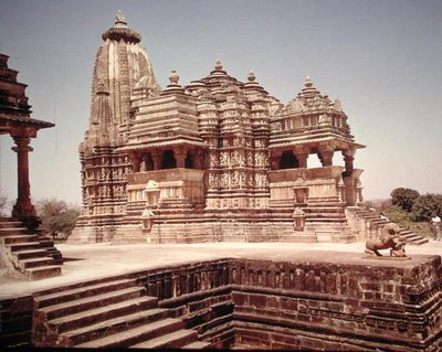 Uitzicht op de Tempel van Devi Jagadamba door School Indian