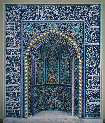 Gebedsnis (Mihrab), begin 1600s (keramisch mozaïek) door School Iranian