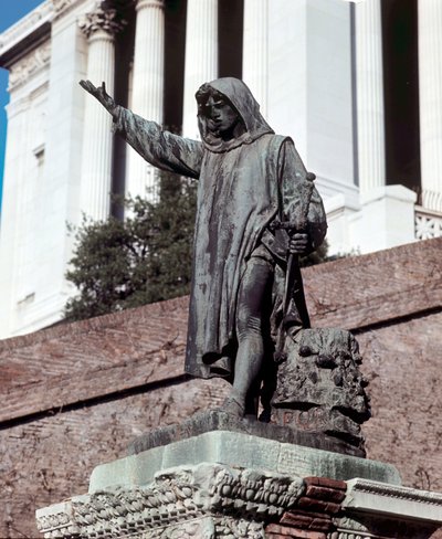 Monument gewijd aan Cola di Rienzo (1314-1354) op het Capitool (Campidoglio) in Rome vanwaar hij de Romeinse Republiek uitriep op 20/05/1347. door School Italian