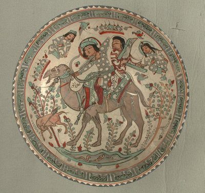 Kom met een jachtscène uit het verhaal van Bahram Gur en Azadeh door School Sasanian