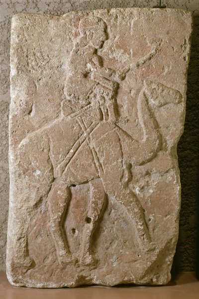 Plaquette met dromedarisrijder, Tell Halaf, Noord-Syrië door School Syrian
