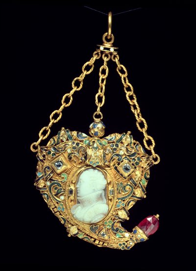 Medallion Set, met een camee portret van Mary, Queen of Scots door Scottish School