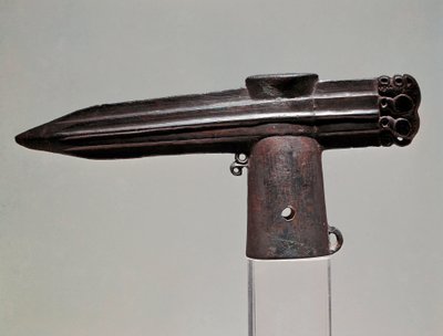 Scythische kunst: bronzen bijl uit de regio Krasnoyark (Siberië en Altai) door Scythian