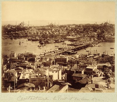 Panorama met uitzicht op Istanbul en de rivier de Bosporus, ca. 1890 door Sebah and Joaillier