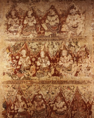 Muurschilderingen met hemelse godheden uit de vroege 18e eeuw Ayutthaya periode (verf op steen) door Siamese School