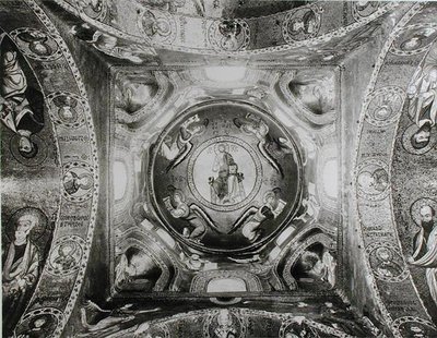 Detail van de koepel met de Christus Pantocrator in het midden door Sicilian School
