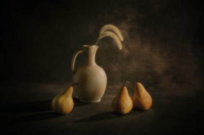 Stilleven met sombere peren door Siyu_Wei APA