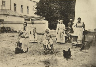 Jam maken in de binnenplaats van het huis van Leo Tolstoy, Yasnaya Polyana, nabij Tula, Rusland, 1900 door Sophia Andreevna Tolstaya