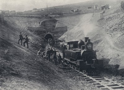 Charlestown Tunnel en Natal Government Railway Engine door South African Photographer