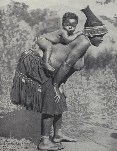 Vrouw die haar baby op haar rug draagt, Zuid-Afrika door South African Photographer