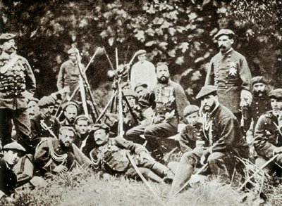 3e Carlistenoorlog (1872-1876): de troonpretendent van Spanje Charles de Bourbon, hertog van Madrid, omringd door zijn verdedigers. Foto rond 1872-1876 door Spanish Photographer