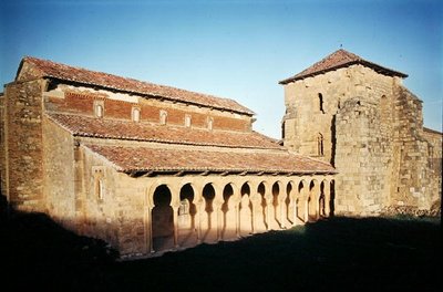 Kerk van San Miguel de Escalada, gesticht in 913 door Spanish School