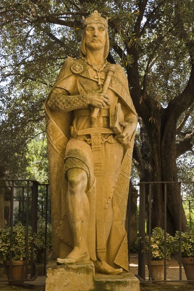 Standbeeld van Alfonso X El Sabio door Spanish School