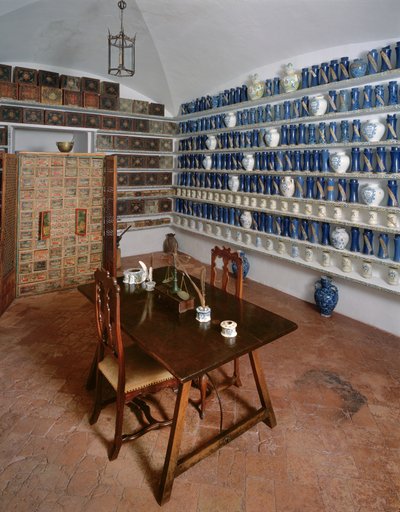Uitzicht op de Apotheek door Spanish School