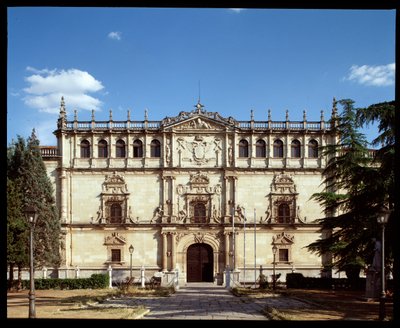 Uitzicht op de platereske gevel van de oude Universiteit van Alcalá door Spanish School