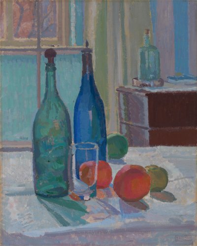 Blauwe en groene flessen en sinaasappels door Spencer Frederick Gore