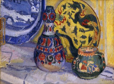 Stilleven met oosterse figuren, 1913 door Spencer Frederick Gore