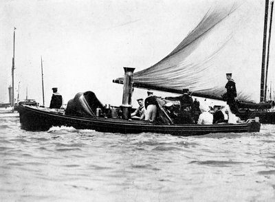Een Koninklijk en Keizerlijk gezelschap in Cowes, 1910 door Sport and General