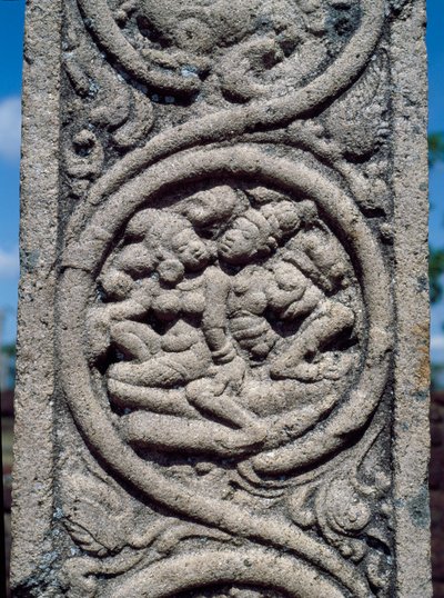 Reliëf van een pilaar van een boeddhistische tempel door Sri Lankan