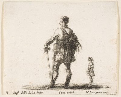 Een Poolse edelman in hofkleding, staand in het midden, van achteren gezien door Stefano della Bella