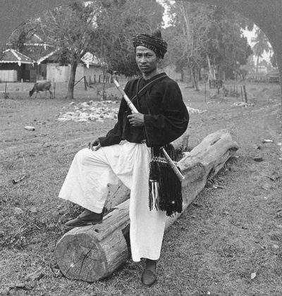 Man van de Kachin-stam, Boven-Birma, 1908 door Stereo Travel Co