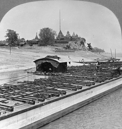 Uitzicht op Sagaing vanaf de Irrawaddy-rivier, Birma, 1908 door Stereo Travel Co
