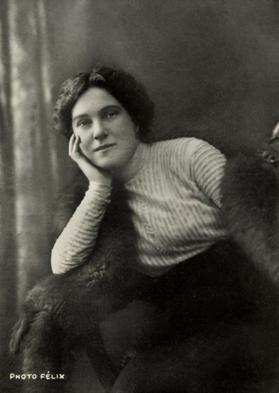 Portret van de Franse kunstenares Suzanne Despres ( 1875 door Studio Felix