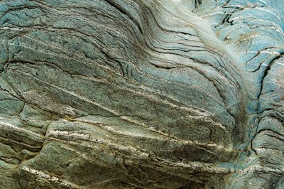 Natuurlijke blauwgroene steen door Studio Meikle