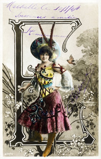 E: Constance Elise De Vere, Franse actrice van Engelse afkomst, geboren in België - Theatre Marigny, Parijs - Alfabet in ansichtkaart door Studio Reutlinger