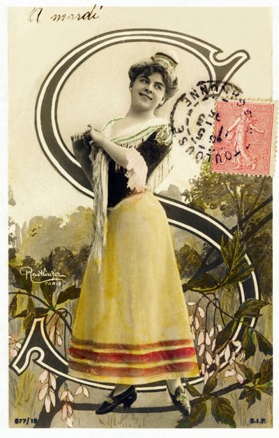 S: Mlle Caux, artiest uit de jaren 1900 - Alfabet op ansichtkaart door Studio Reutlinger