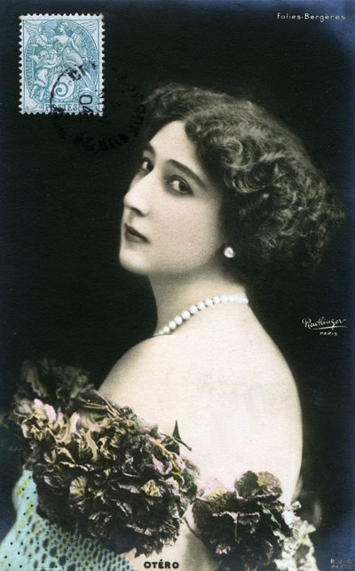 De mooie Otero met de follies Bergères, ansichtkaart begin 20e eeuw door Studio Reutlinger