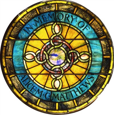 Een ronde loodglas raam door Tiffany Studios door Studios Tiffany