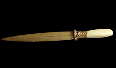 Sumerische beschaving: gouden dolk (29 cm). Van de Ur-site. Bagdad, Nationaal Irak Museum door Sumerian Sumerian