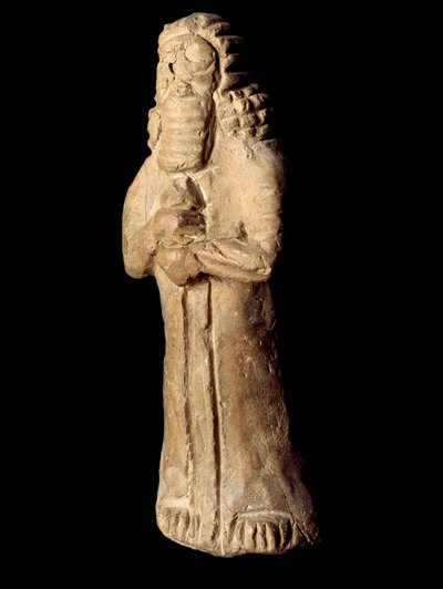Sumerische beschaving: terracotta beeldje van beschermende geest onder de fundamenten van een huis door Sumerian Sumerian