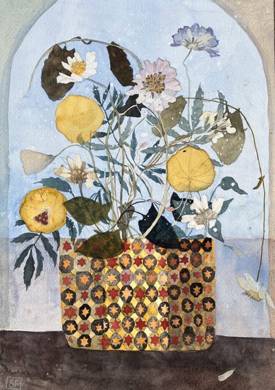 Geperste bloemen en een Florentijnse pot, 2025 (aquarel op papier) door Suzy Fasht